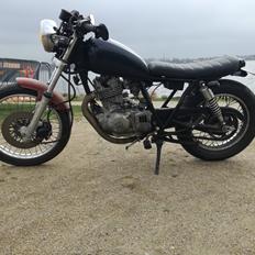 Suzuki GN 250 Café