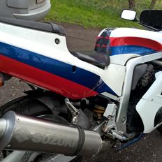 Suzuki gsxr 400r gk76a [SOLGT]