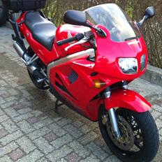 Honda VFR 750 RC. 36-2
