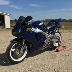 Yamaha R1
