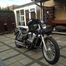 Suzuki Intruder VS 700