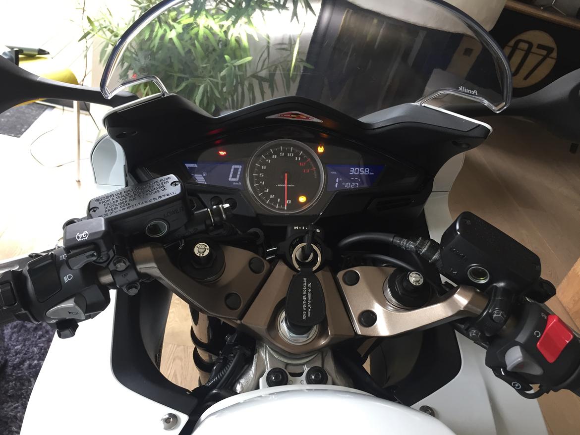 Honda VFR 800 F RC79 billede 2