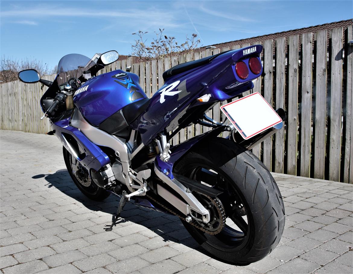 Yamaha R1 billede 12