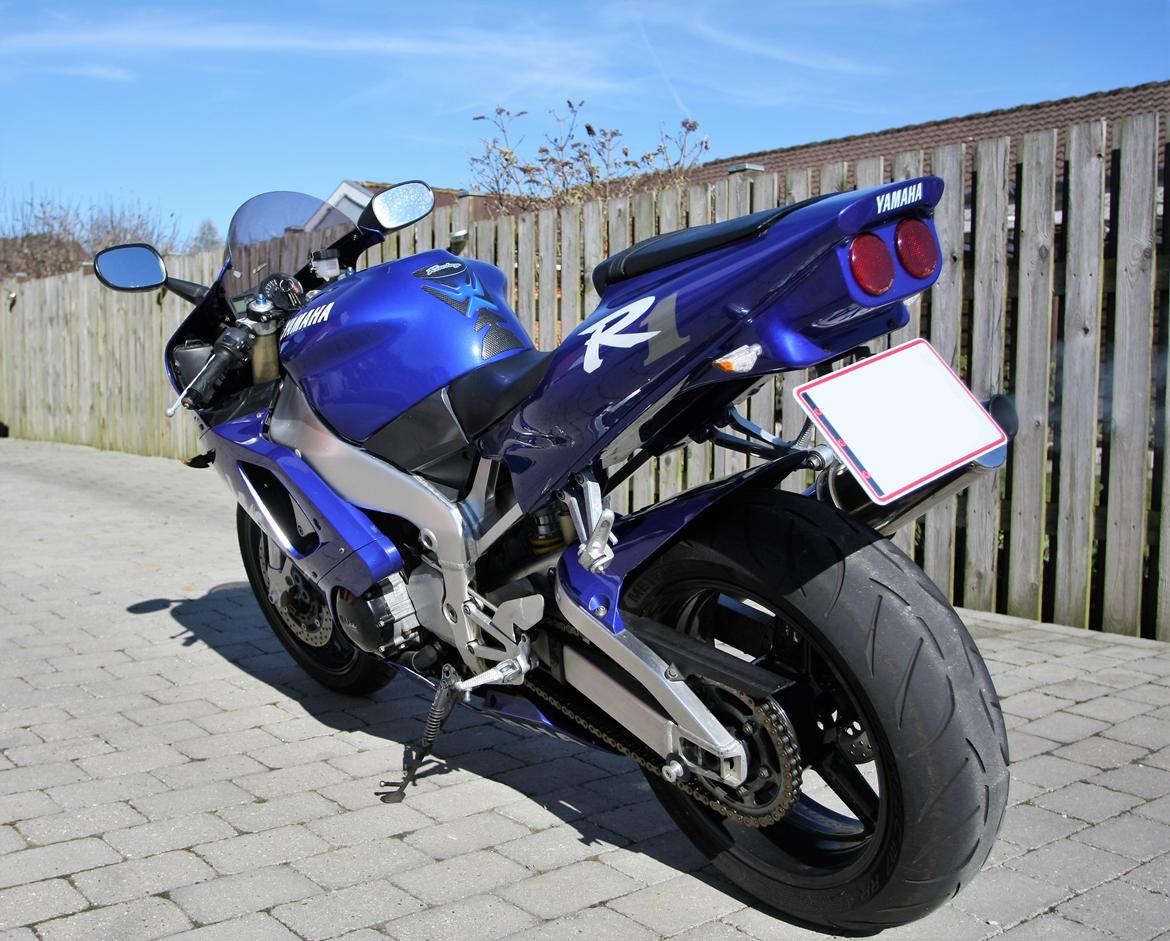Yamaha R1 billede 9