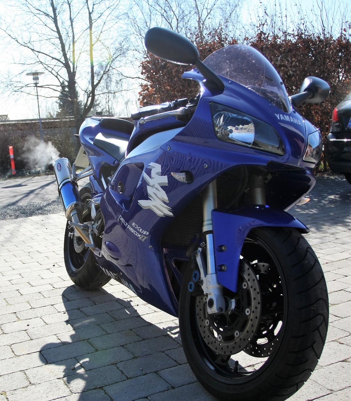 Yamaha R1 billede 3