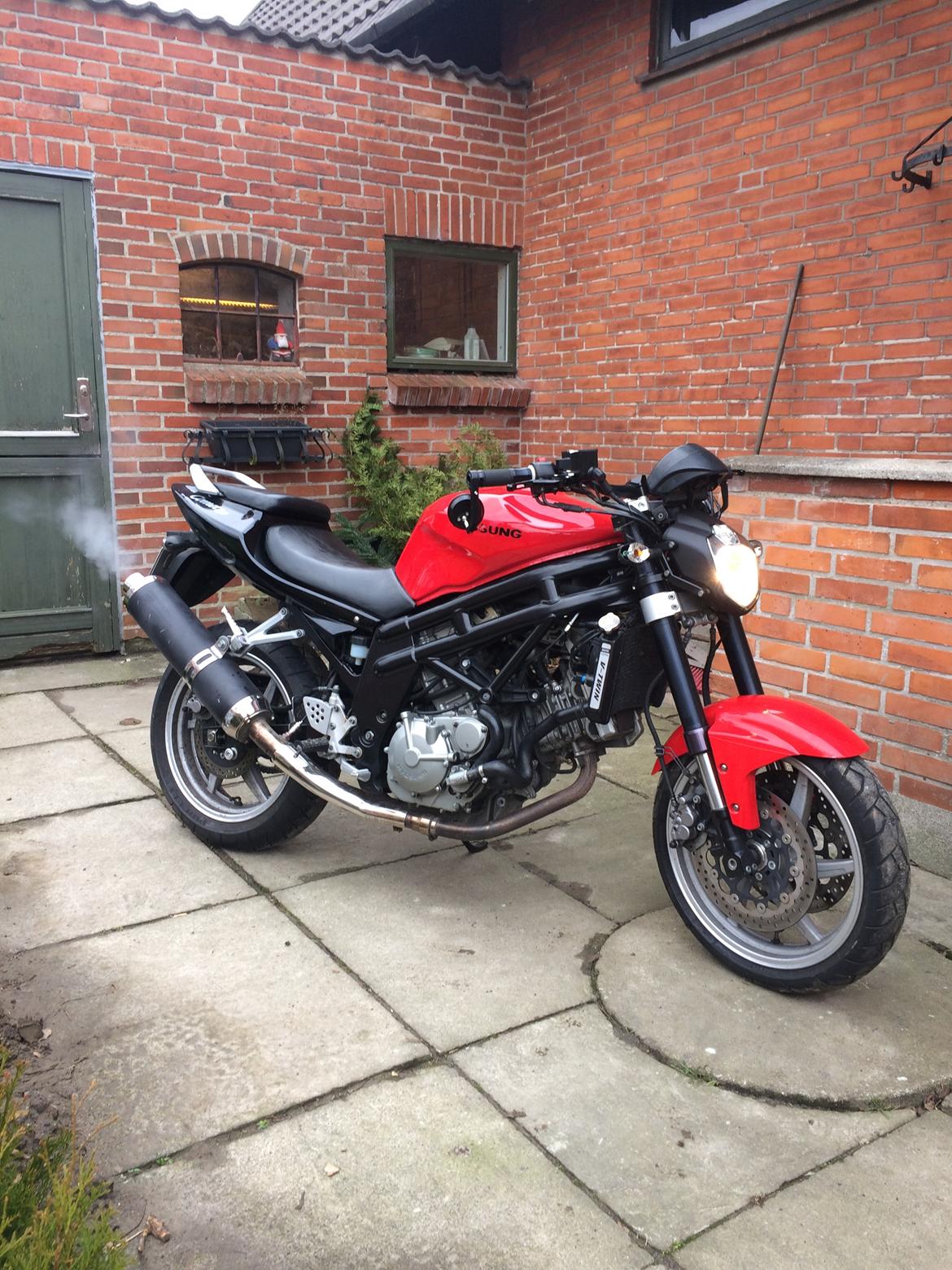 Hyosung GT650 billede 1