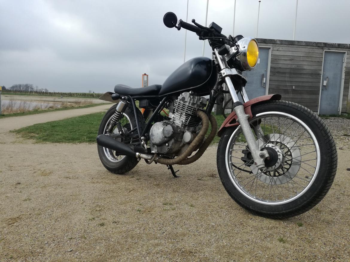 Suzuki GN 250 Café billede 1