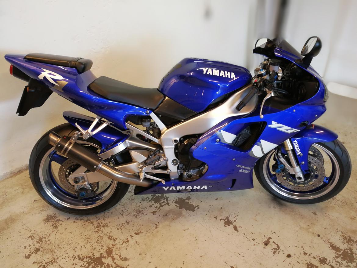 Yamaha R1 billede 4