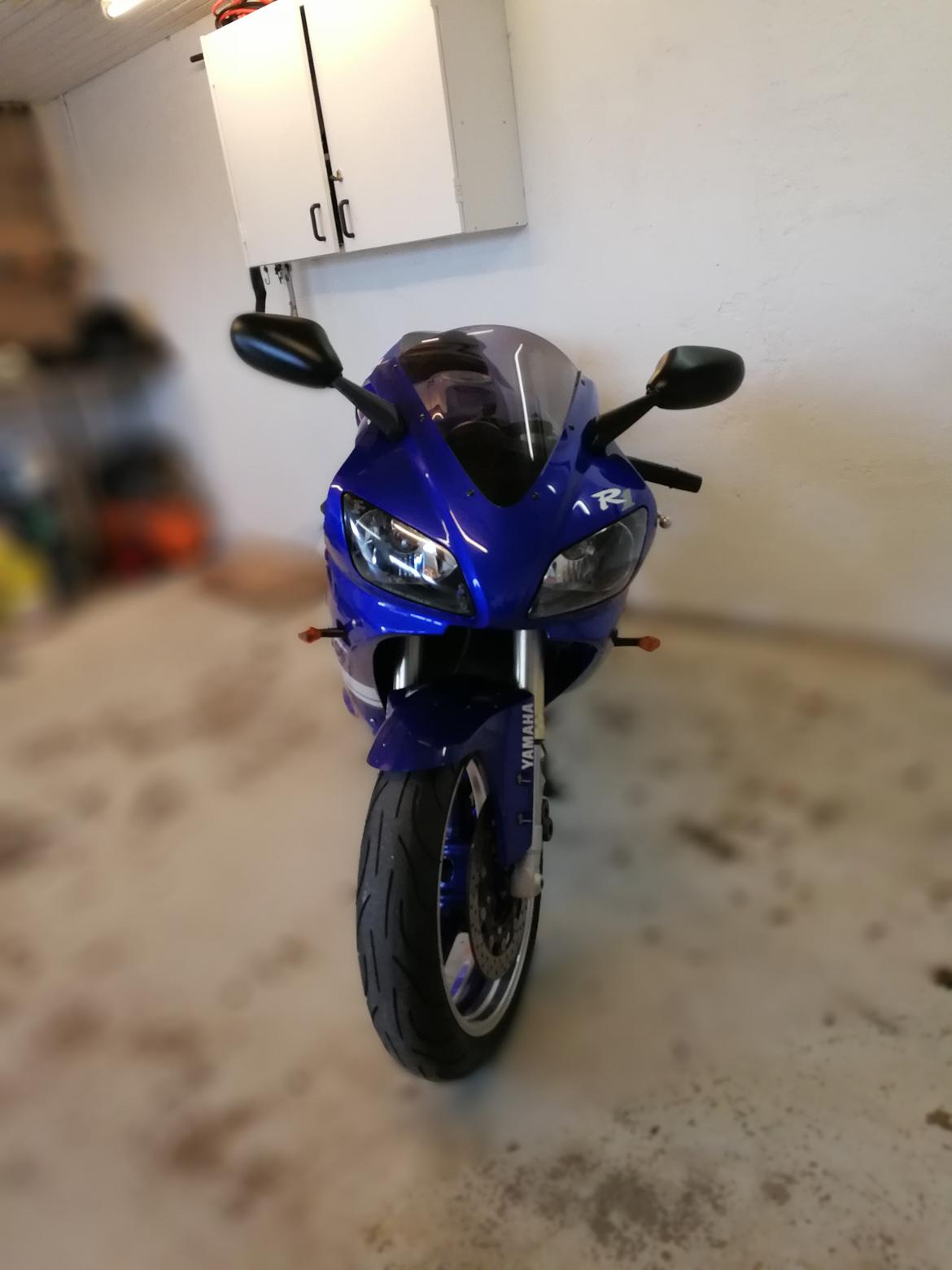 Yamaha R1 billede 3