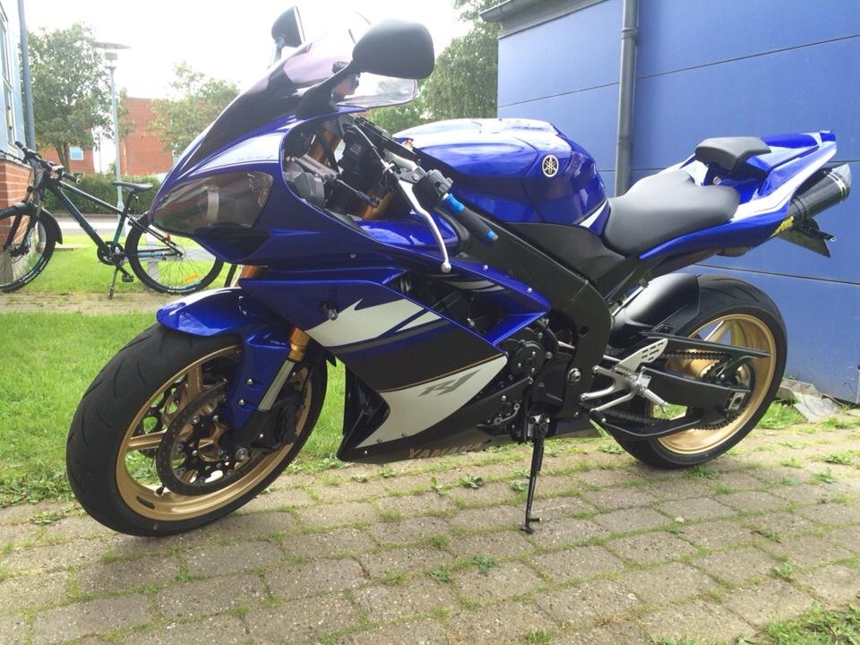 Yamaha YZF R1 billede 2