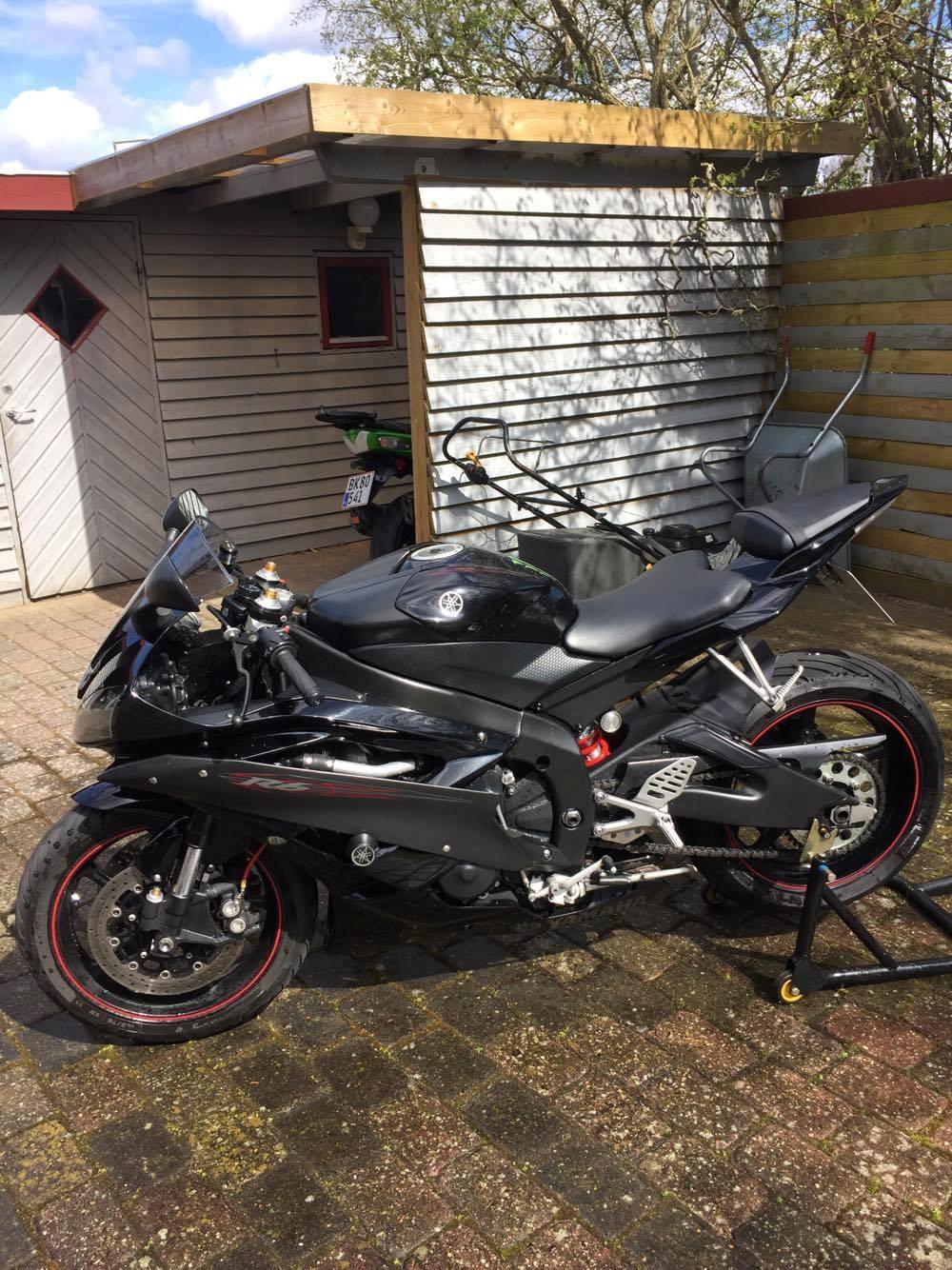 Yamaha R6 billede 2