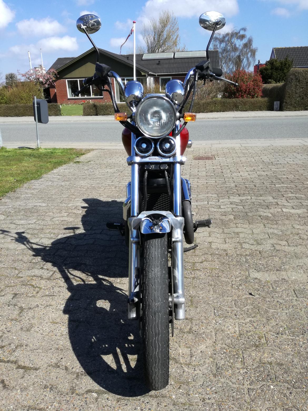 Honda VT 700 billede 2