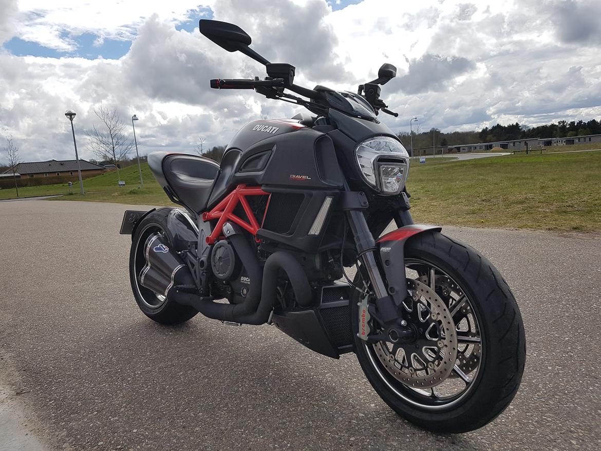 Ducati Diavel Carbon billede 2