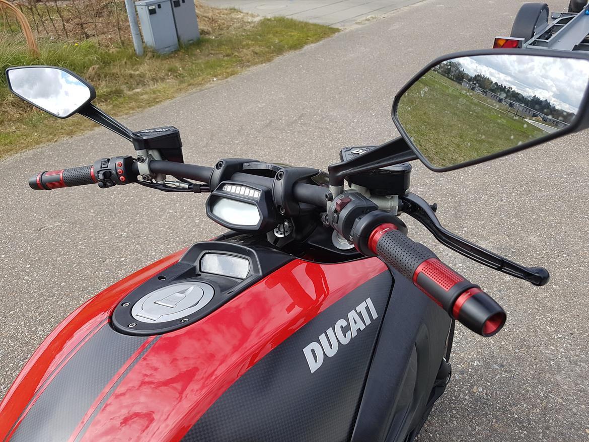 Ducati Diavel Carbon billede 12