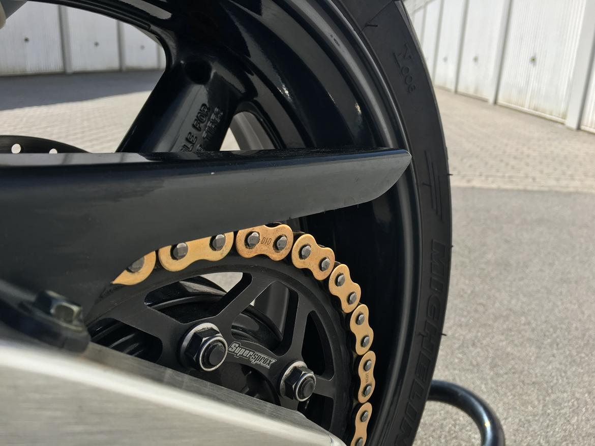 Yamaha YZF-R1 (RN04) billede 8