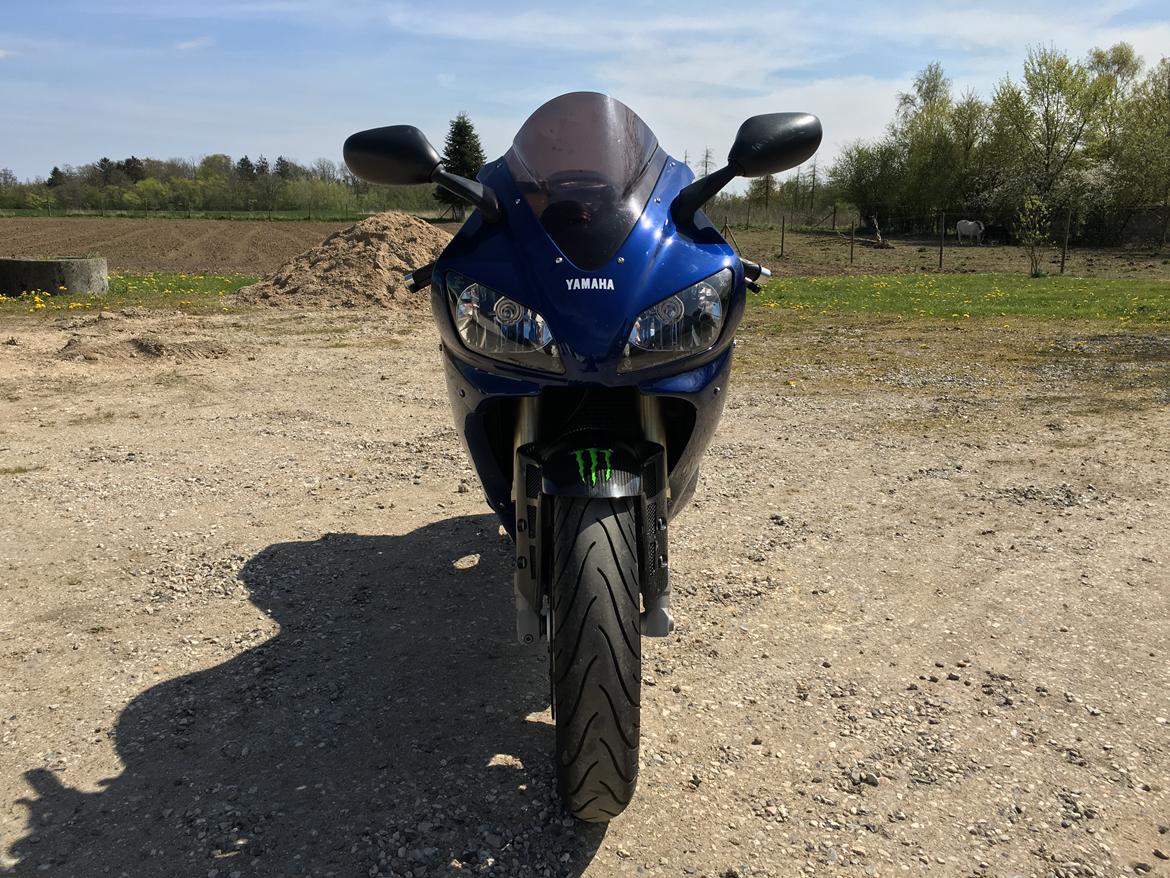 Yamaha R1 billede 2