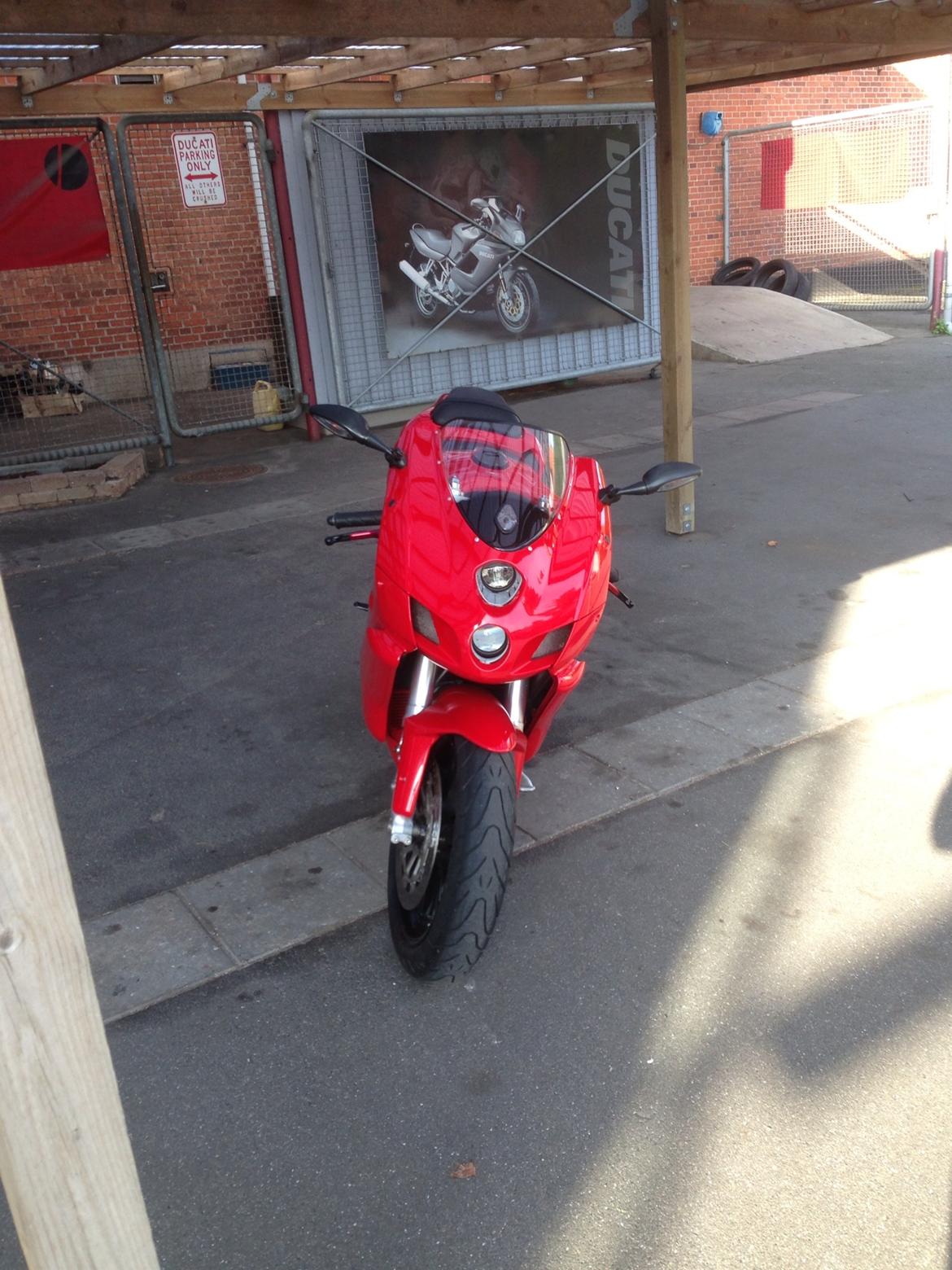 Ducati 999 - Ved afhentningen hos F I motor i sorø billede 3