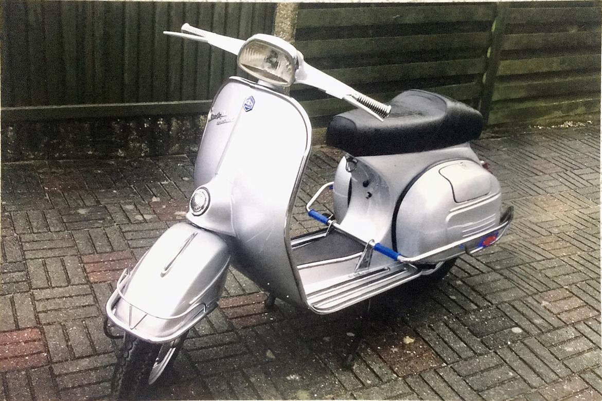 Vespa Sprint 150 - Billede jeg fik af den tidligere ejer fra da han købte den i 2007 billede 11