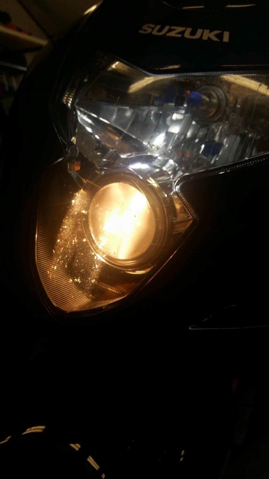 Suzuki GSX-R600 - Gl. halogenpærer til sammenligning billede 21