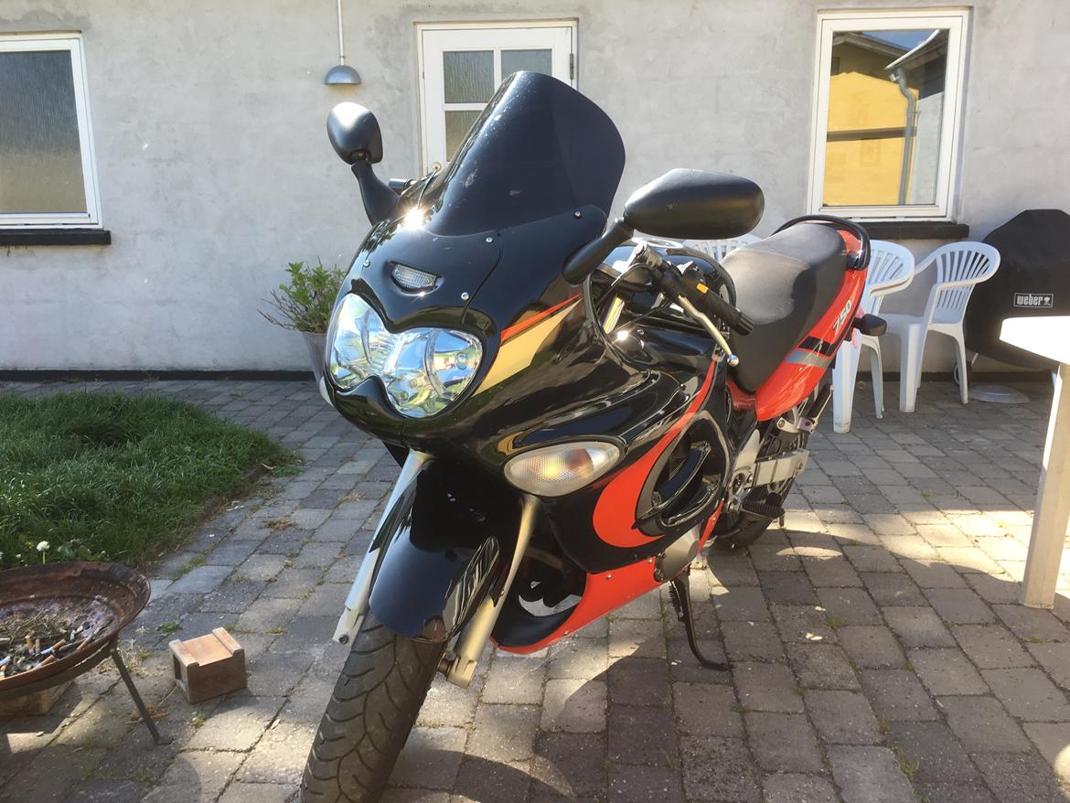 Suzuki GSX 750 F billede 5