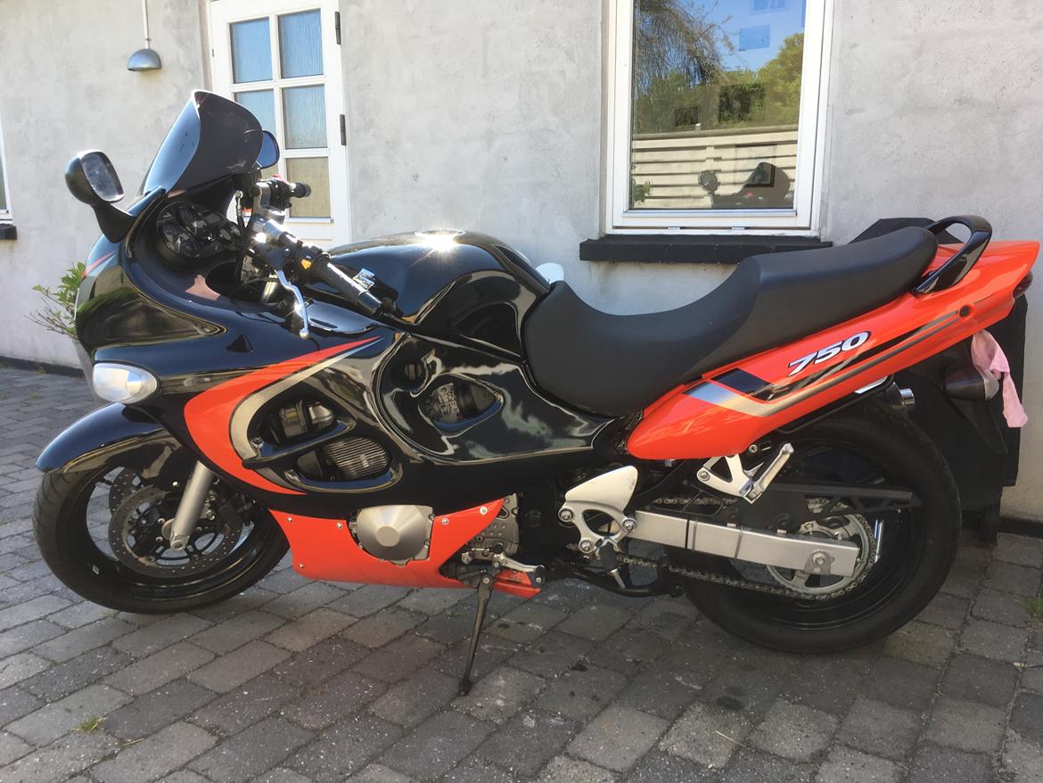 Suzuki GSX 750 F billede 7