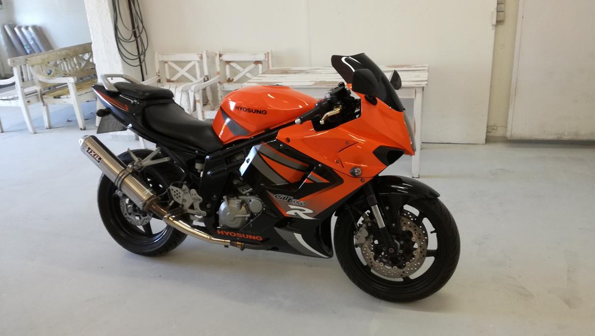 Hyosung GT650R billede 2