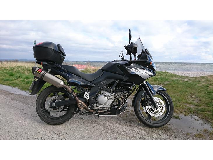 Suzuki DL-650 V-Strom  - Nu med Akropovic udstødning - 5,4 kg sparet billede 1