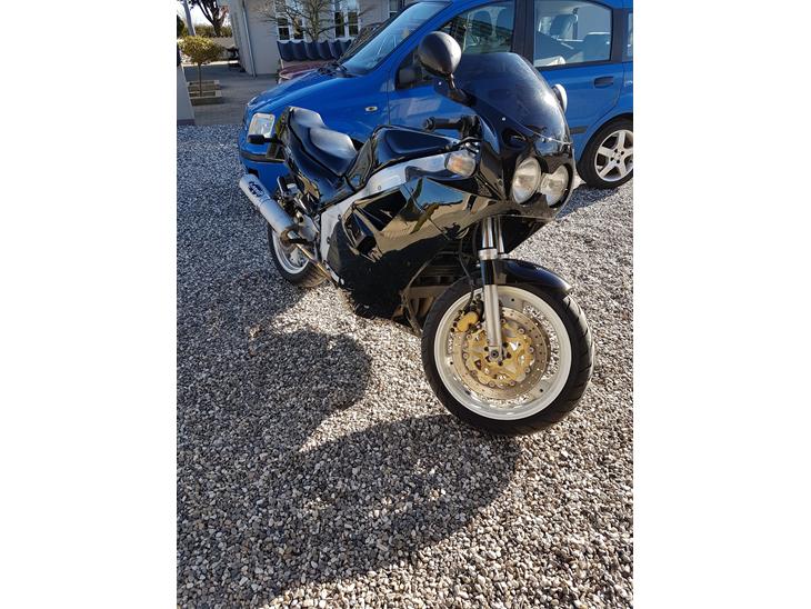 Yamaha FZR 1000 billede 1