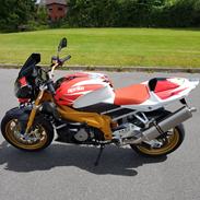 Aprilia Tuono Factory
