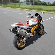 Aprilia Tuono Factory