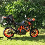 KTM 690 Duke R