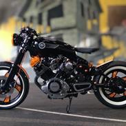 Yamaha XV 750 Bobber/Cafe Racer
