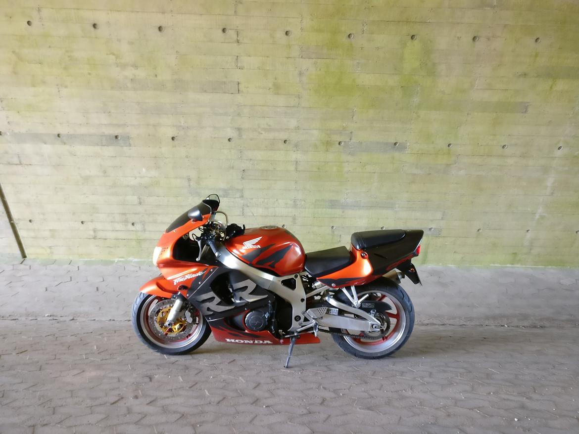 Honda CBR 900 RR billede 16