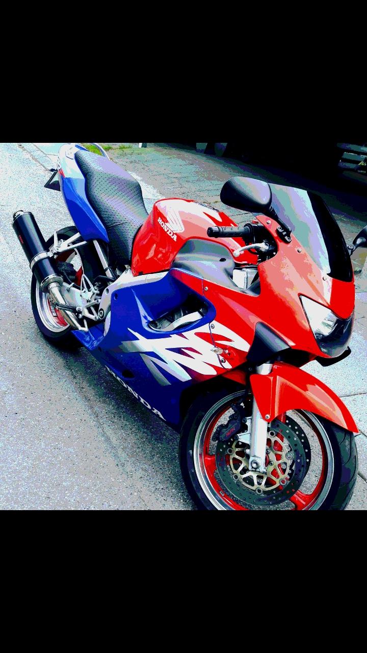 Honda CBR F4 billede 1