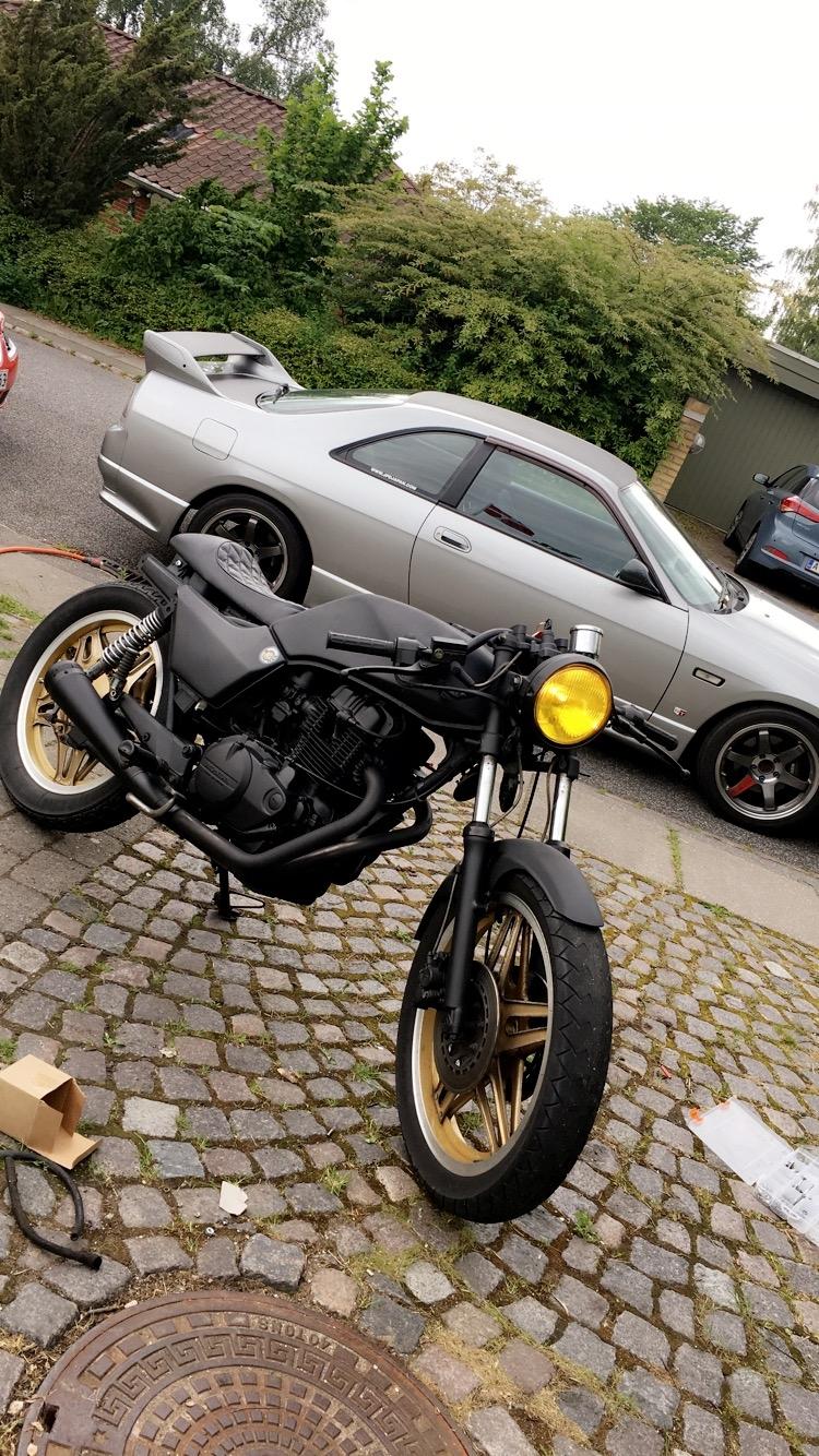 Honda CB400N Cafe Racer billede 1