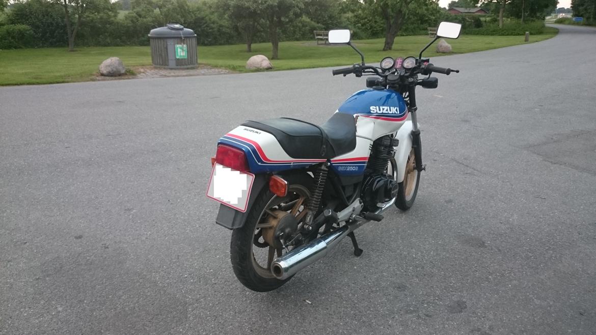 Suzuki GSX250E(S) billede 4