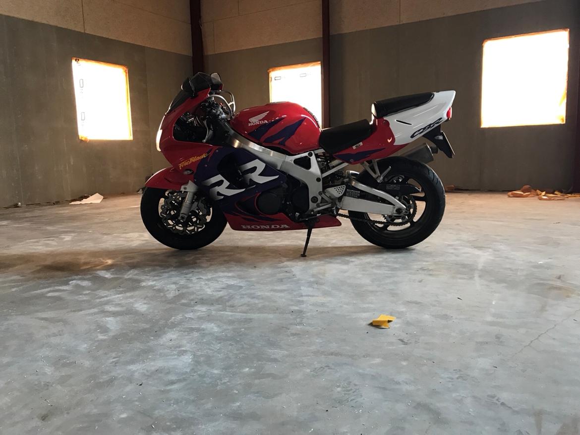 Honda CBR 900 RR Fireblade billede 2