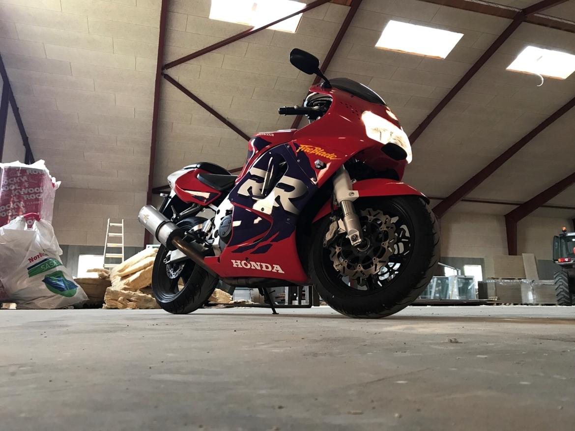 Honda CBR 900 RR Fireblade billede 4