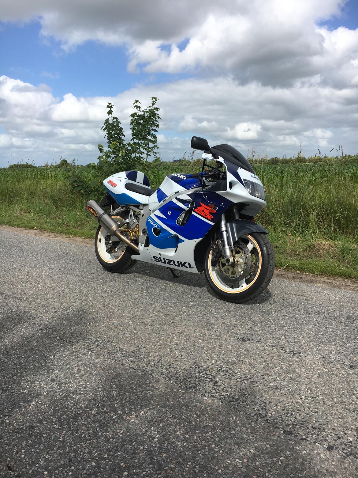 Suzuki GSXR 750 SRAD billede 2