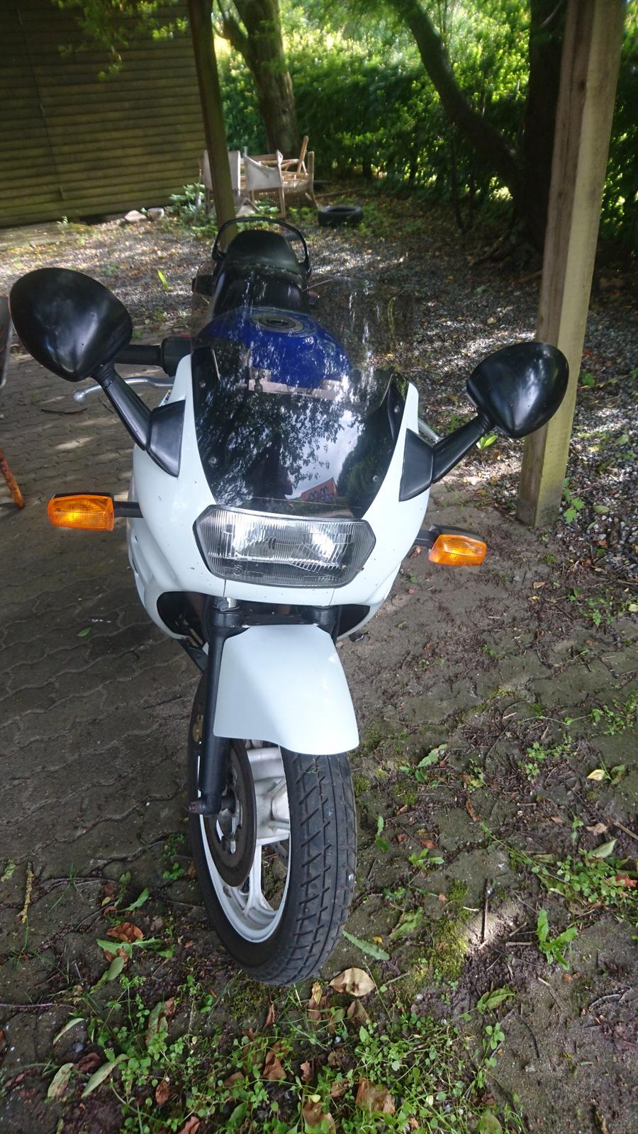Suzuki GSX 600 F billede 2