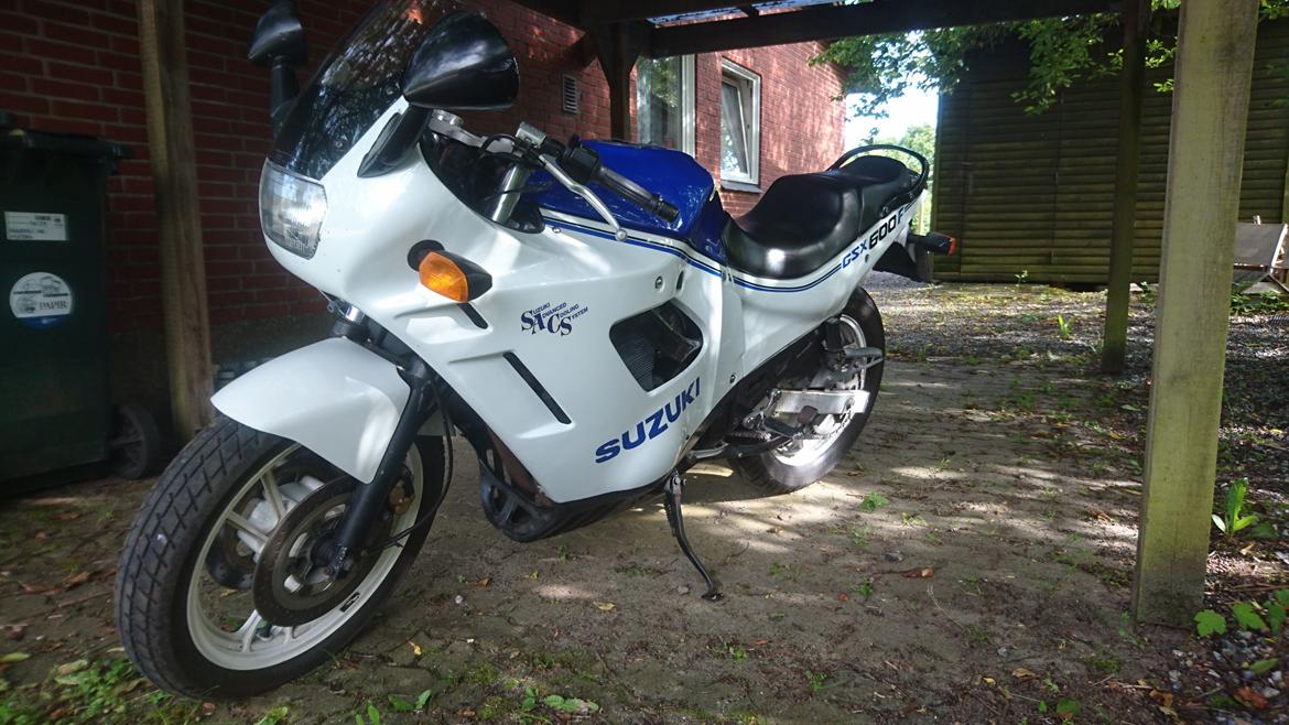 Suzuki GSX 600 F billede 3