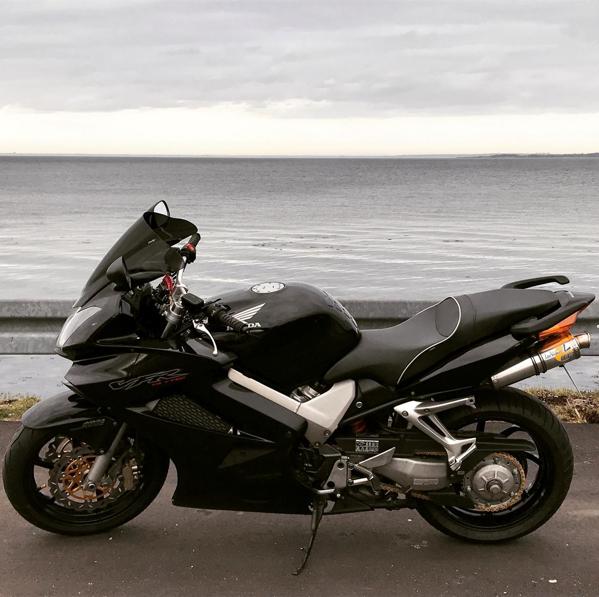 Honda VFR 800 billede 2