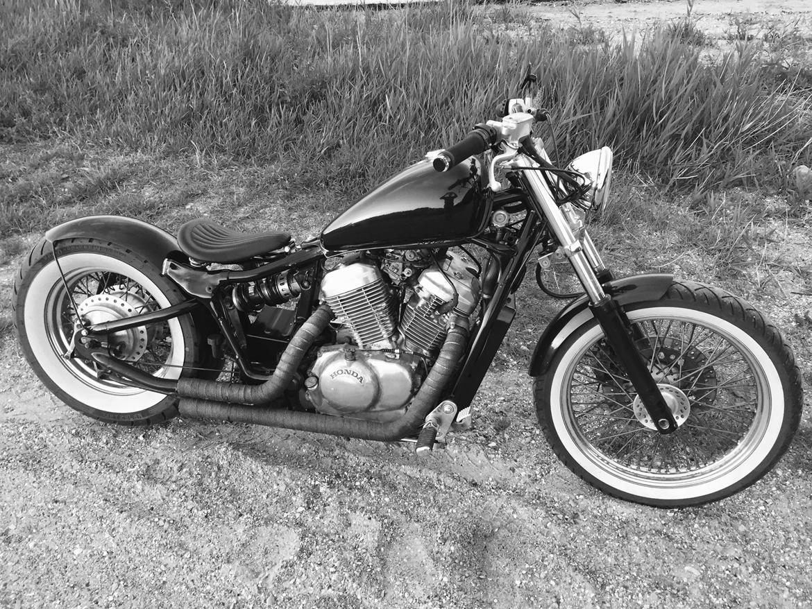 Honda VT600 C  Bobber billede 1