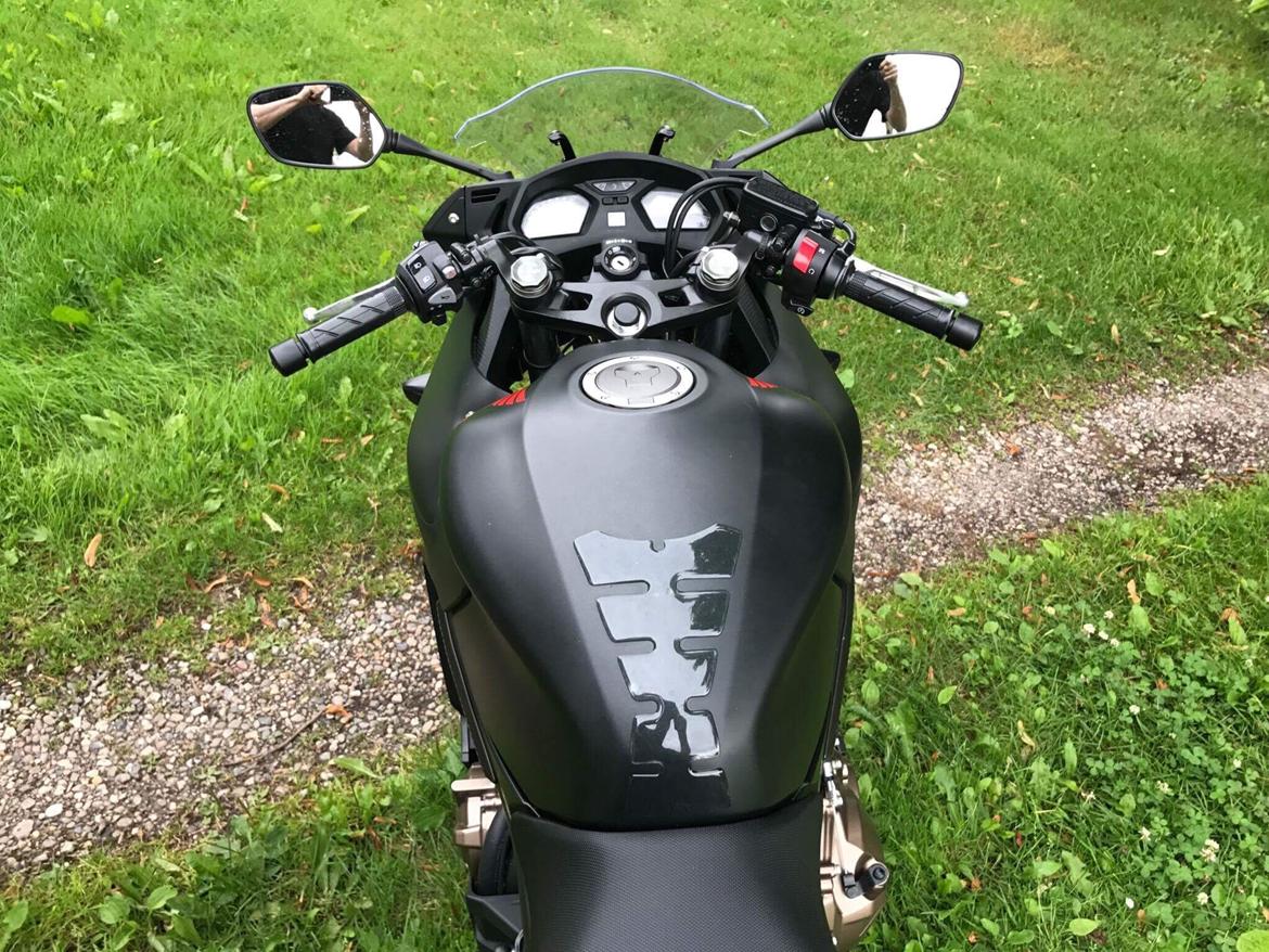 Honda CBR 650F billede 2