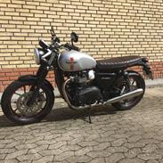 Triumph Street Twin