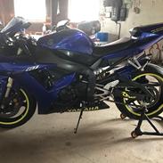 Yamaha YZF 1000 R1