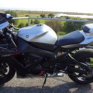 Yamaha R1