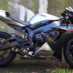 Yamaha R1