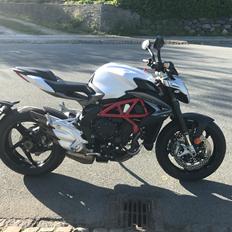 MV Agusta Brutale 800