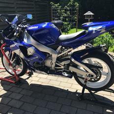 Yamaha YZF R1
